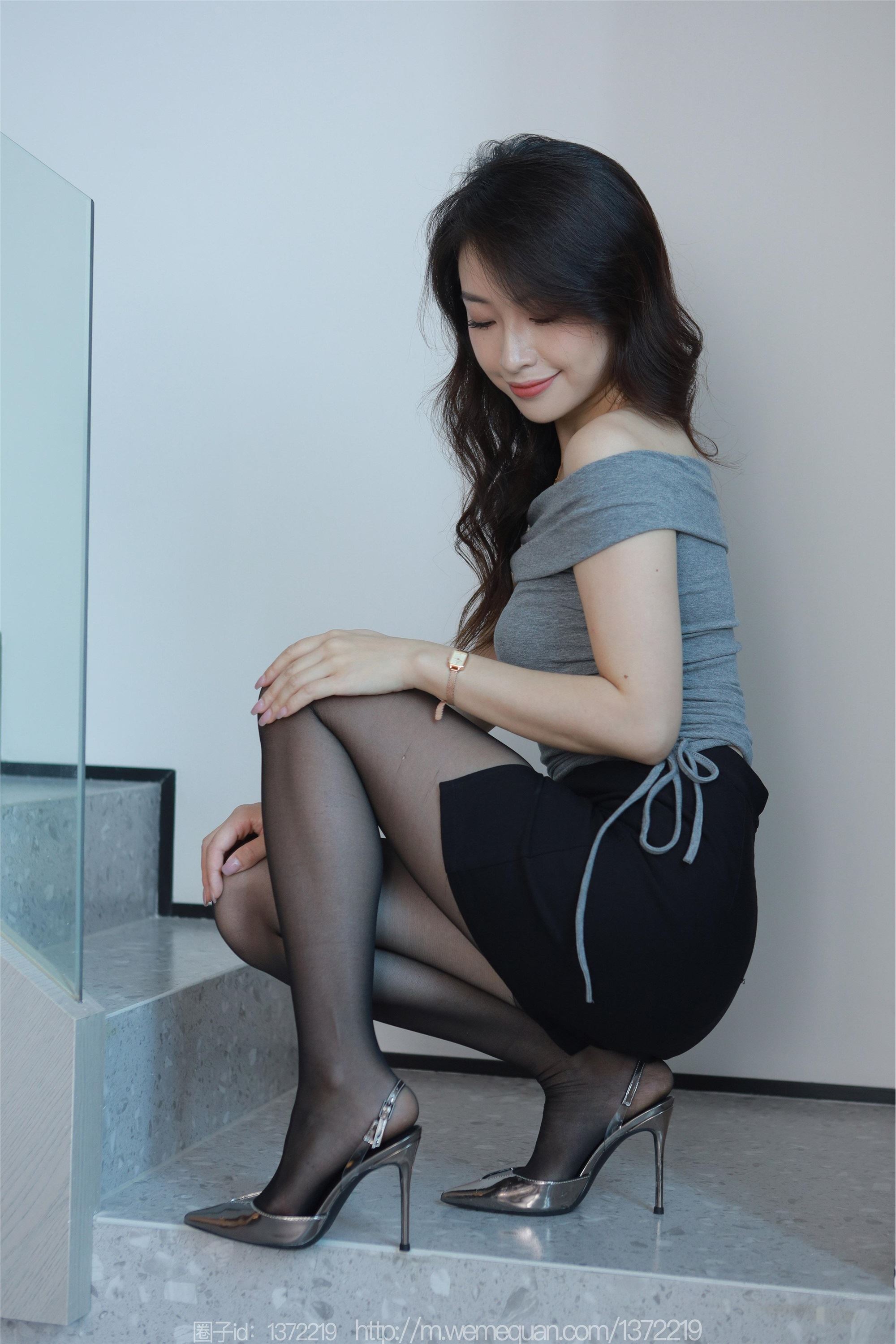 IESS异思趣向  2023.07.31 丝享家 1494 小婕《紧身的包臀裙》